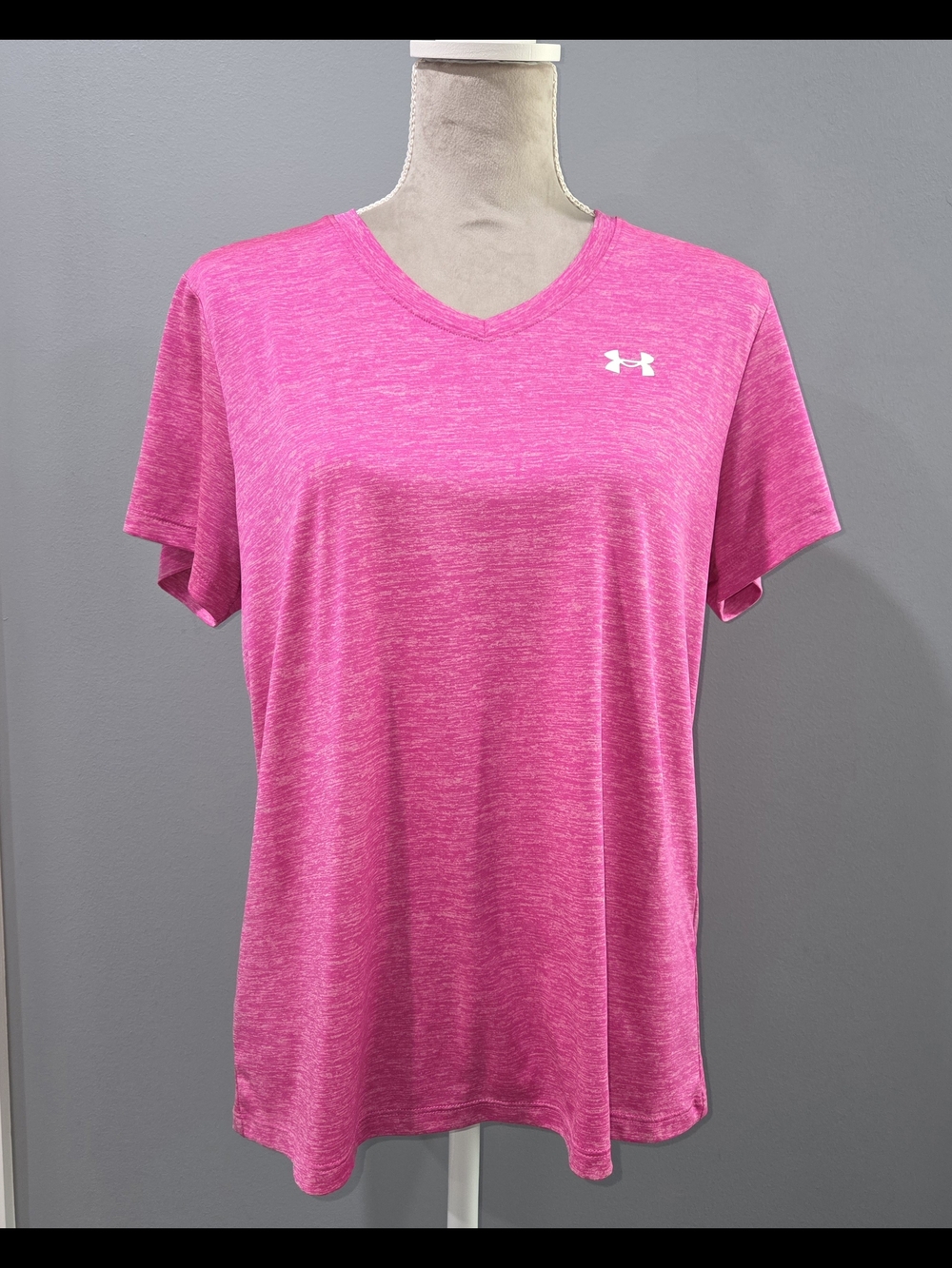 Under Armour Women’s Heathered Bright Pink V-Neck Performance Tee